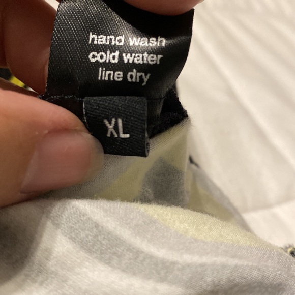 Flowers by Zoe XL Summer Girl Dress XL Yellow and Black. So soft and Comfortable - Picture 11 of 11